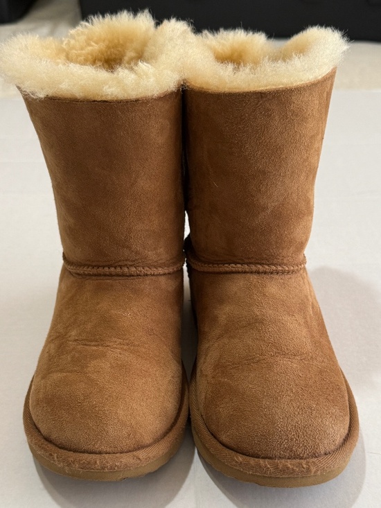 Other - Girls UGG Bailey Bow ll Boot size 2